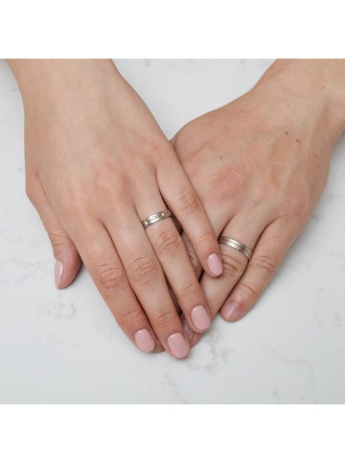 Arany karikagyűrű pár 396-F4388gyfrf cirkóniával fehér és rozé arany