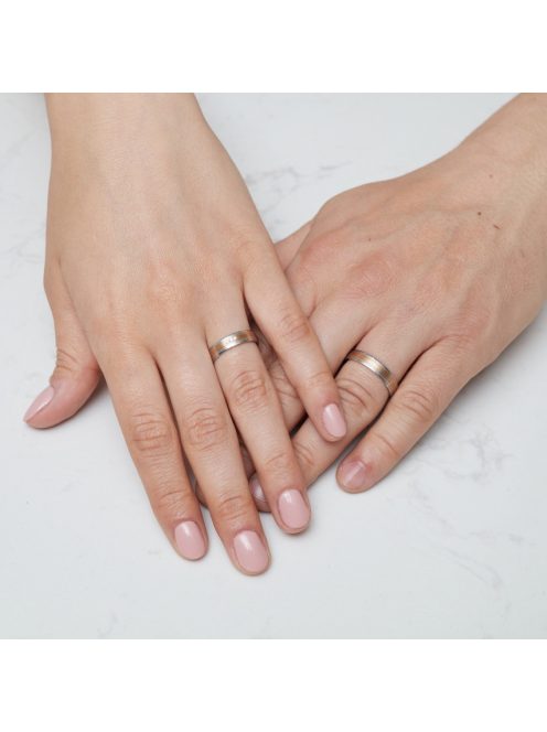 Arany karikagyűrű pár ALM13001gyfrf cirkóniával fehér és rozé arany