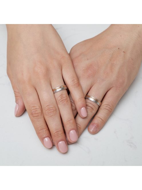 Arany karikagyűrű pár ALM13212gyfrf cirkóniával fehér és rozé arany