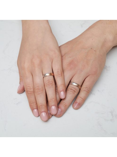 Arany karikagyűrű pár E-ALM12976gyfr cirkóniával fehér és rozé arany