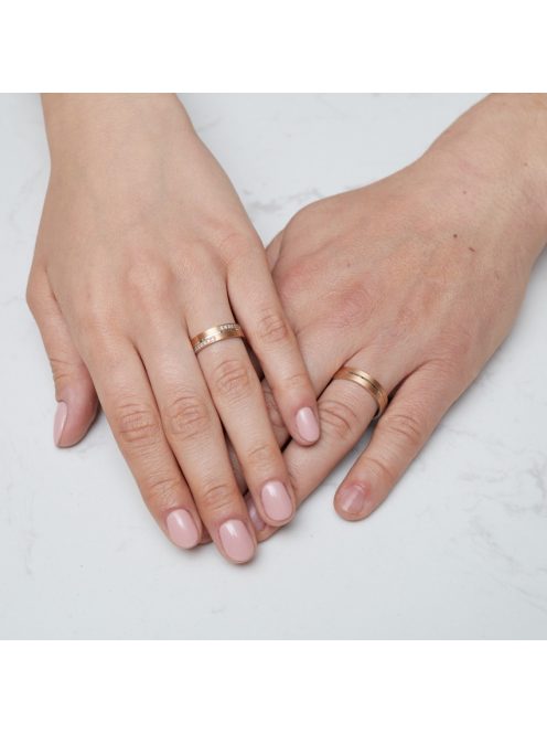 Arany karikagyűrű pár F4431gyrfr cirkóniával rozé és fehér arany